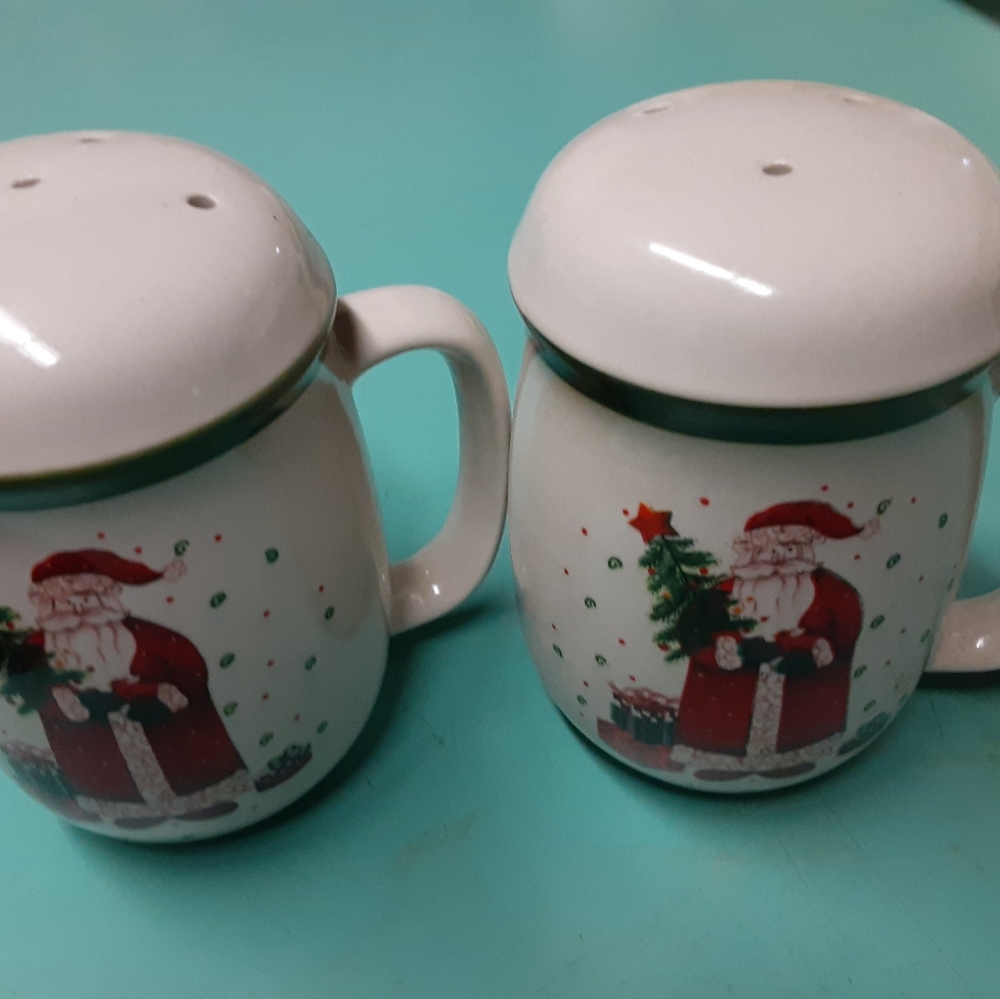 Christmas Salt & Pepper Set